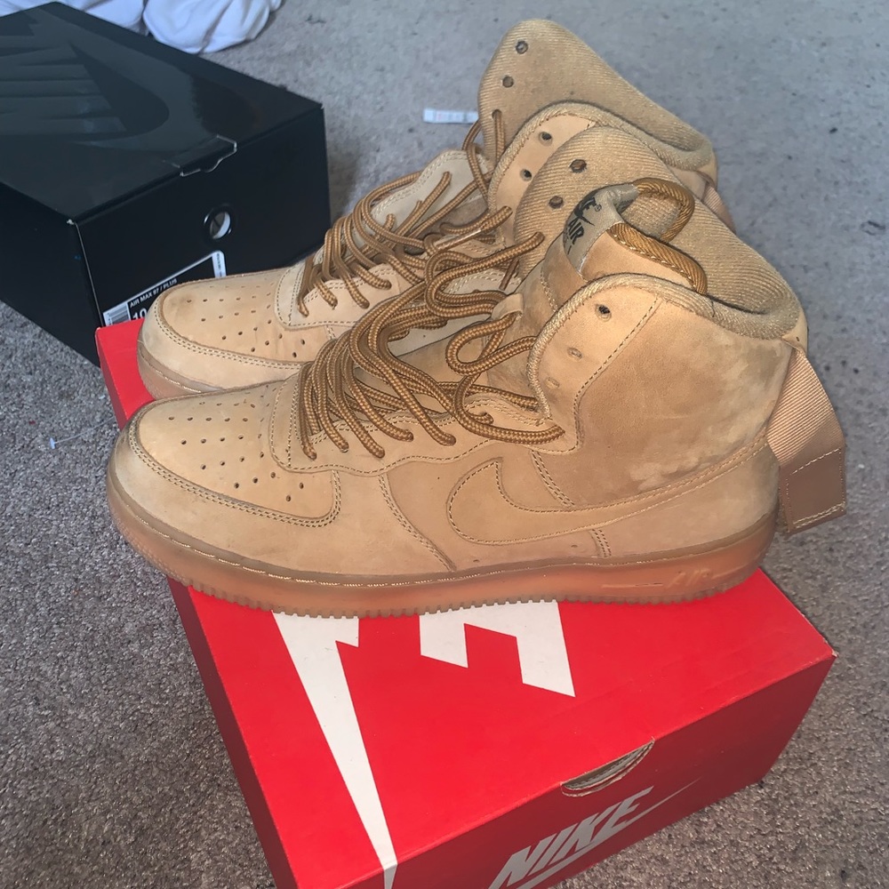 Nike high wheats.